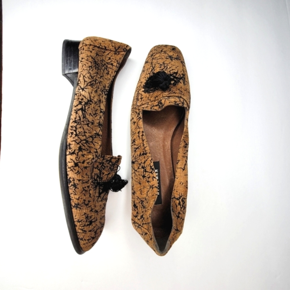 Stuart Weitzman Loafers With Tassles Size 11 Aa - image 2